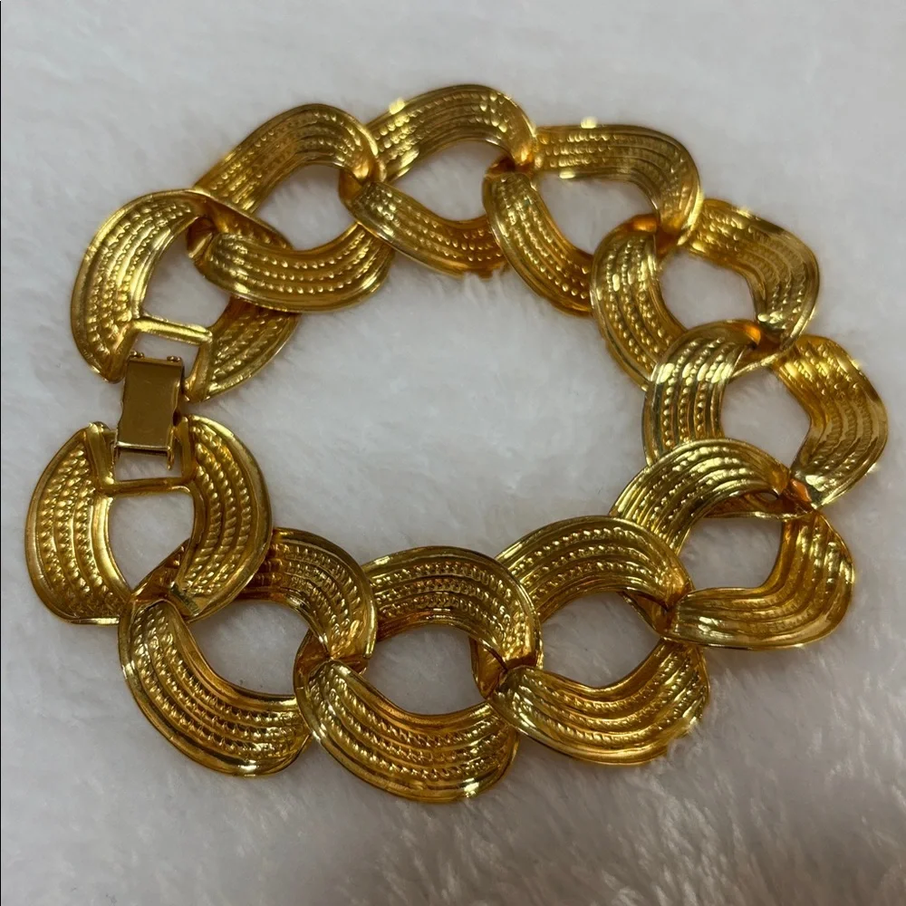 Gold-Tone Textured Link Bracelet - Classic Women's Jewelry - Picture 8 of 8